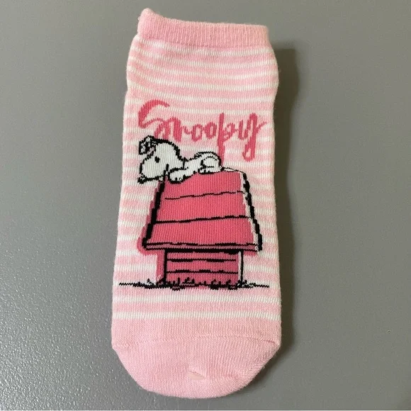 Snoopy Valentine's Day Cards and Socks Set - Picture 5 of 7